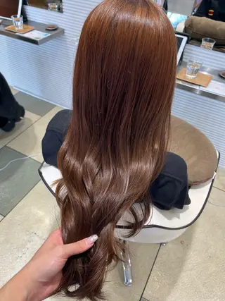 ロング カラー momb 折戸結菜のヘアスタイル