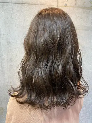セミロング カラー mina .のヘアスタイル