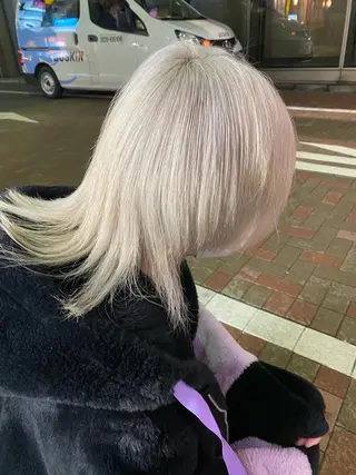 メンズ 🩵ブリーチと ブリーチ矯正の人🩵のヘアスタイル