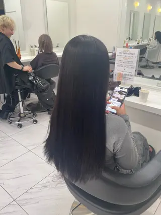 ロング カラー 透明感🤍レイヤー ベージュ‎🤍ピンクのヘアスタイル