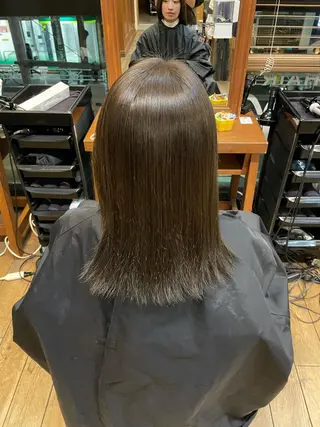 ミディアム カラー 佐藤 百葉のヘアスタイル