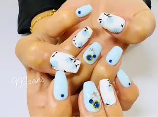 ネイル Moons nail 💅✨のネイルデザイン
