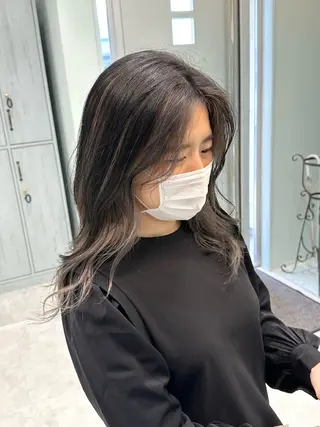 ロング カラー 中川 茜里のヘアスタイル