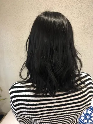 ミディアム カラー 阿部 美咲のヘアスタイル