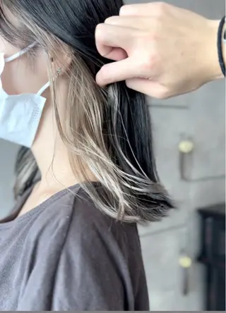 セミロング カラー 🌈インナーカラー ‘ショウマ’🌈のヘアスタイル