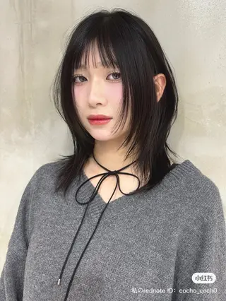 ミディアム Airi 韓国y2k ハイレイヤーのヘアスタイル