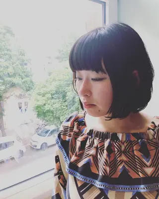 ミディアム 中野 誠子のヘアスタイル