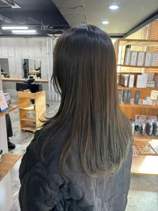 セミロング カラー mono / Manatoのヘアスタイル