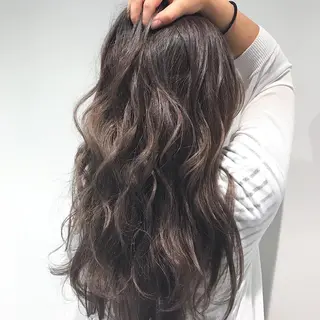 ロング カラー ヘアアレンジ Zina渋谷エリア マネージャShionのヘアスタイル