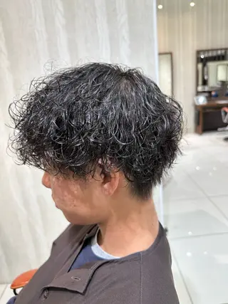 パーマ メンズ ブリーチ/艶カラー カノ🌼のヘアスタイル