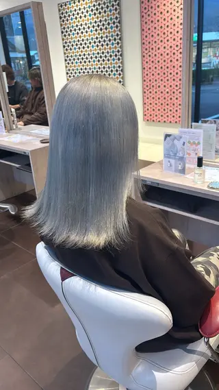 ミディアム カラー 渡部 優衣のヘアスタイル