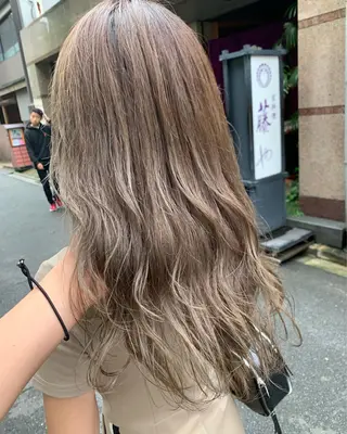 ミディアム カラー 西村あきや トレンド韓国ヘアのヘアスタイル