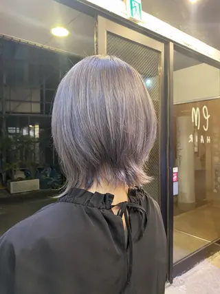 ミディアム カラー 🩶ナチュラル ハイトーン/はちすのヘアスタイル