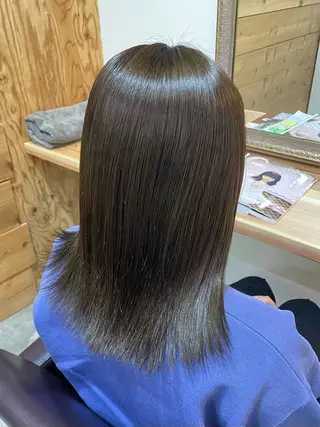 ミディアム カラー 艶カラー|透明感 カラー|レイヤーのヘアスタイル