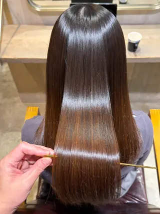 ロング 🌟美髪縮毛矯正🌟 吉田冴一のヘアスタイル