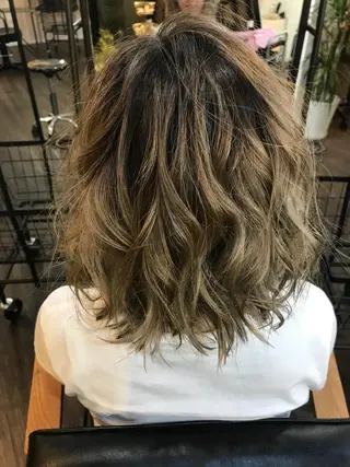 ショート カラー WEST OLAND 安藤のヘアスタイル