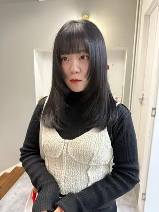 セミロング 小倉 結衣のヘアスタイル