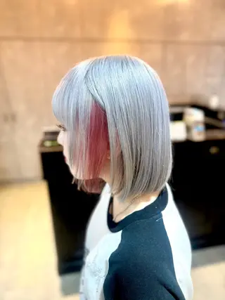 ミディアム カラー 🌈インナーカラー ‘ショウマ’🌈のヘアスタイル
