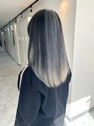 セミロング カラー RINA/ハイトーン /レイヤー/髪質改善のヘアスタイル