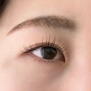 マツエク・マツパ 'Olu KUMIのネイルデザイン