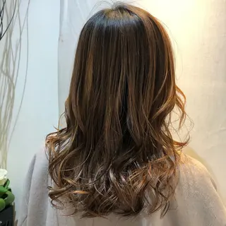 セミロング 鶴﨑 美優亜のヘアスタイル
