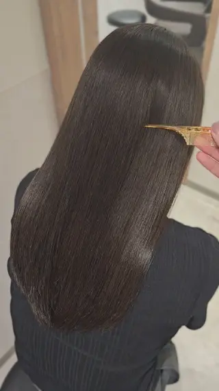 ミディアム カラー 縮毛矯正をしている人 のためのカラーのヘアスタイル