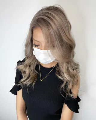 ミディアム 手島 カミラのヘアスタイル