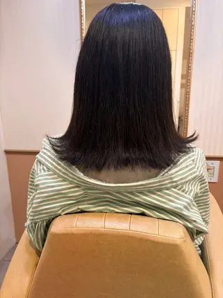 セミロング 吉井 愛のヘアスタイル