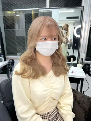 セミロング カラー シールエクステ特化 ハイトーン、NANAのヘアスタイル