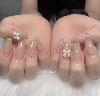 ネイル Hin Nailsのネイルデザイン