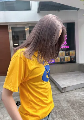 ミディアム カラー ハイトーンボブ 前田 表参道 グレージュのヘアスタイル