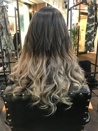 セミロング カラー WEST OLAND 安藤のヘアスタイル