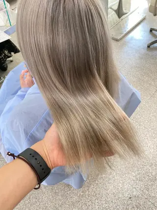 ミディアム カラー レイヤーウルフ エクステ磯部のヘアスタイル
