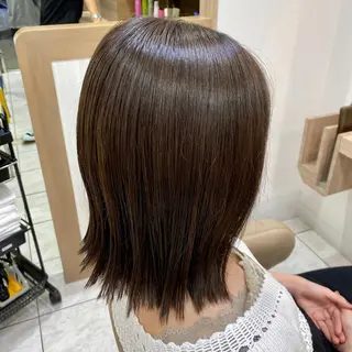 ショート カラー 鮮やかカラーと艶髪 美容師を目指すモリーのヘアスタイル