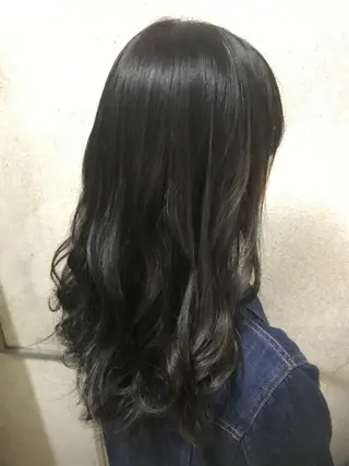 セミロング カラー 小栗 麻衣のヘアスタイル