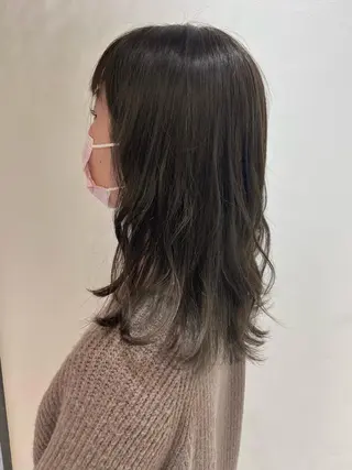 ミディアム カラー 🐺ウルフ/レイヤー 似合わせ‎🤍沙羅のヘアスタイル