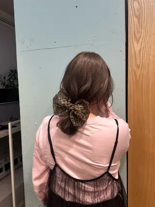 セミロング カラー さとう あやかのヘアスタイル