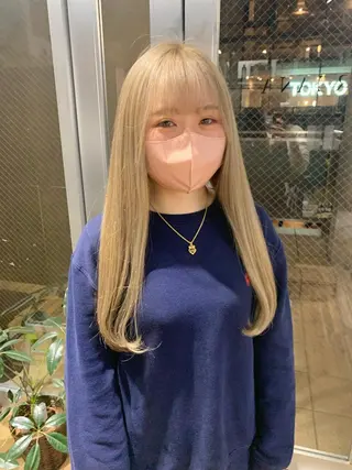 ロング ミルクティーベージュ ブリーチ 店長 清水のヘアスタイル