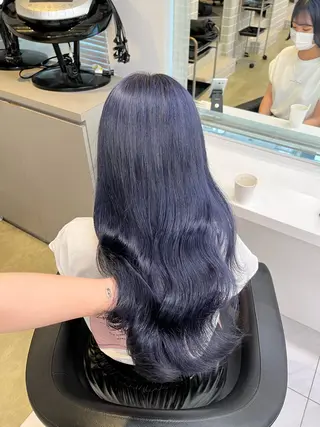 セミロング 寒色/ベージュヘア ブリーチありMiOのヘアスタイル