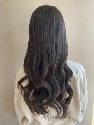 ロング カラー 平尾 樹里のヘアスタイル