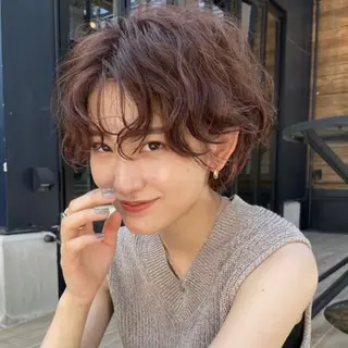 ショート パーマ ひなた あゆみのヘアスタイル