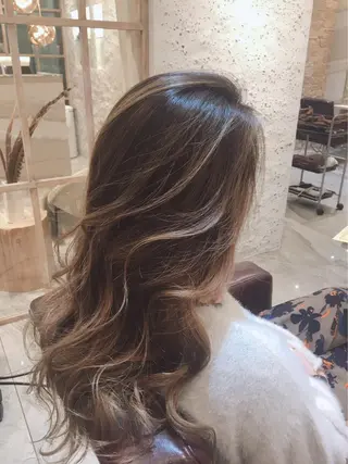 ロング カラー 髪質改善カラー、美髪 トリートメント専門のヘアスタイル