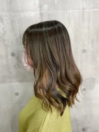 セミロング カラー 【透明感、艶髪】西村 有司のヘアスタイル