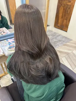 ロング 加藤 杏のヘアスタイル