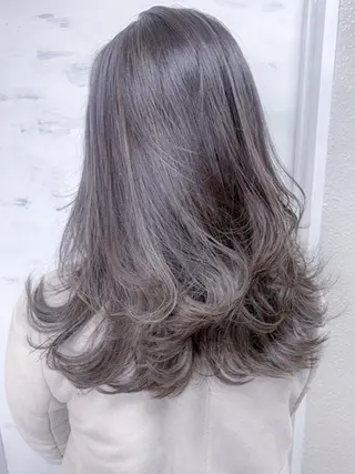ミディアム カラー BOX mico.のヘアスタイル