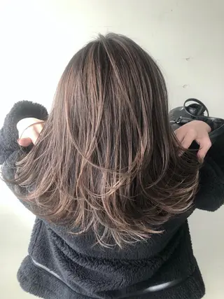 セミロング カラー かわさき ともやのヘアスタイル
