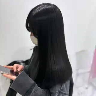 ロング カラー 🩵色落ち可愛い 寒色カラー🩵のヘアスタイル
