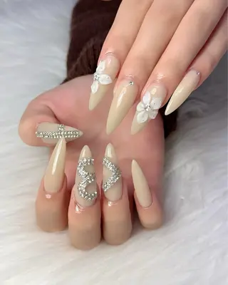 ネイル Lino+ ネイル&よもぎ蒸しのネイルデザイン