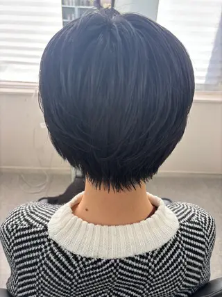 ショート 腰越 麻奈のヘアスタイル