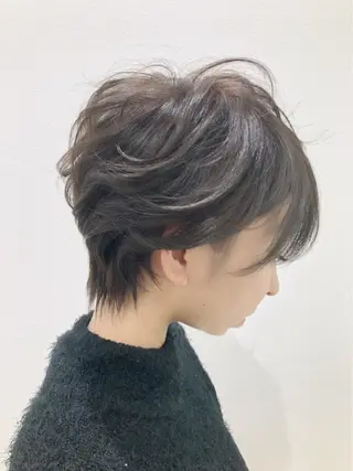 ショート カラー 上田 篤史のヘアスタイル